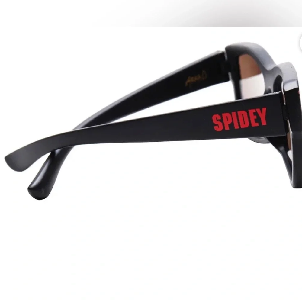 Marvel Spider man kids sporty sunglasses 100% UV protection black red webs. 3+